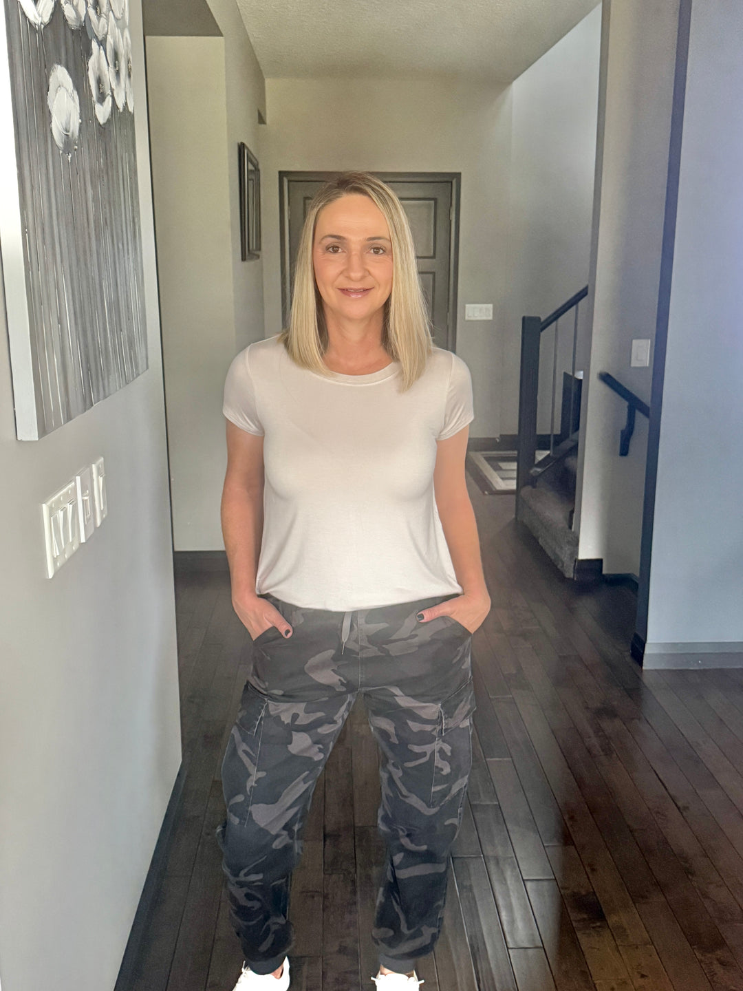 Elly Flowy Casual Tee | Sand Beige