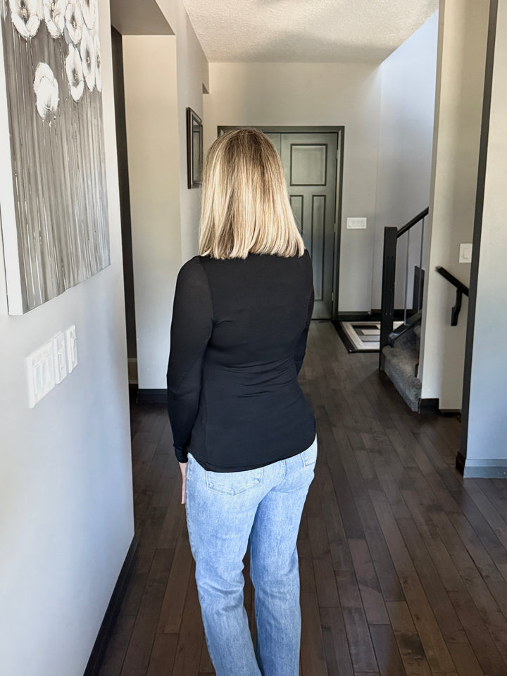 Michelle Mae | Alyssa Long Sleeve Top | Black