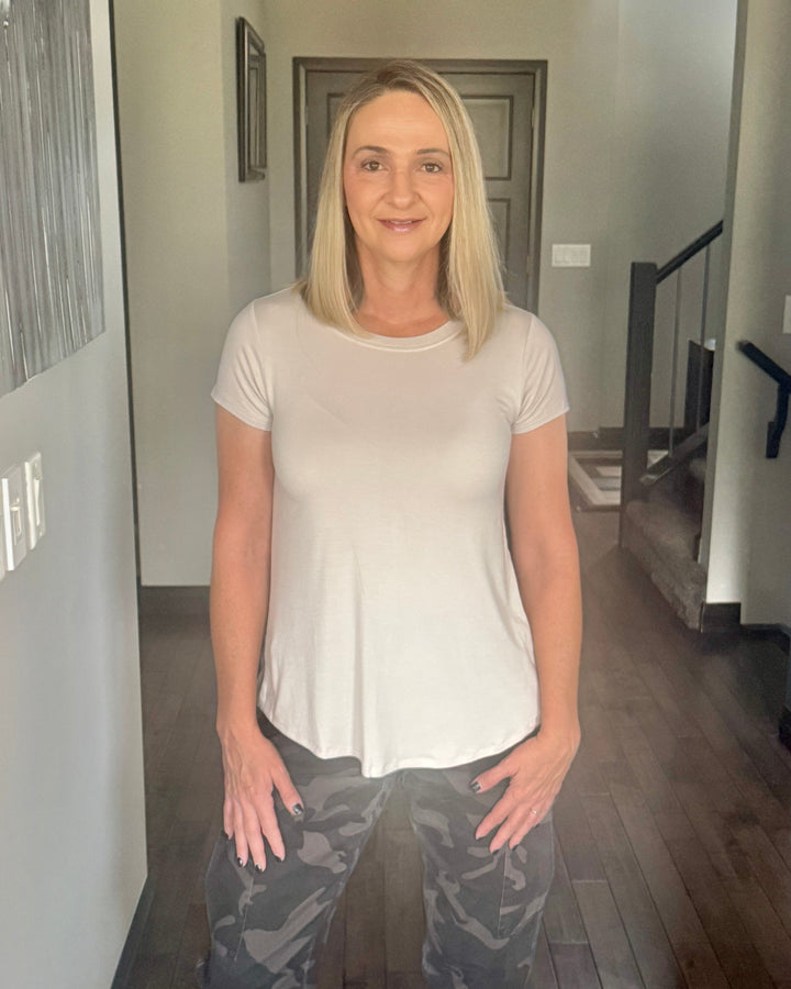 Elly Flowy Casual Tee | Sand Beige