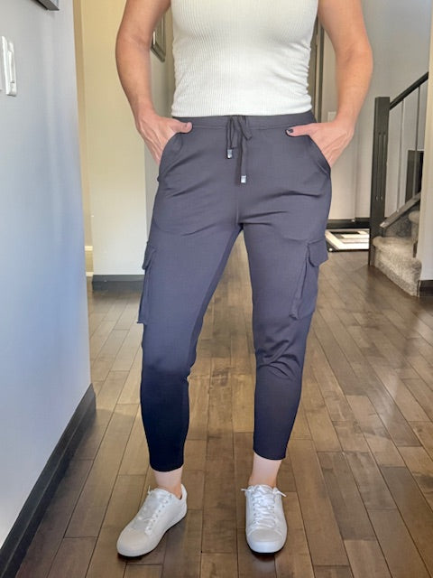 Venice Slim Fit Cargo Jogger | Black